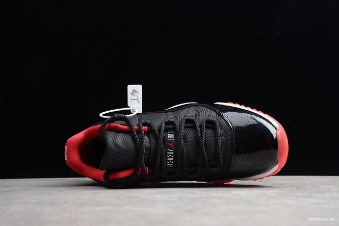 One Kick 11 528895-012 Black  Air 